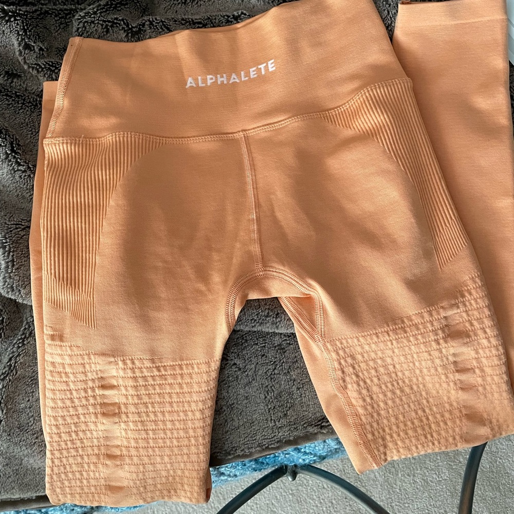 Brand New* Alphalete Halo Leggings - M - Cheeky Coral